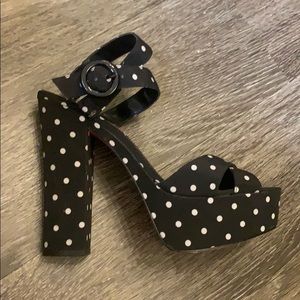 Alice and Olivia Platforms